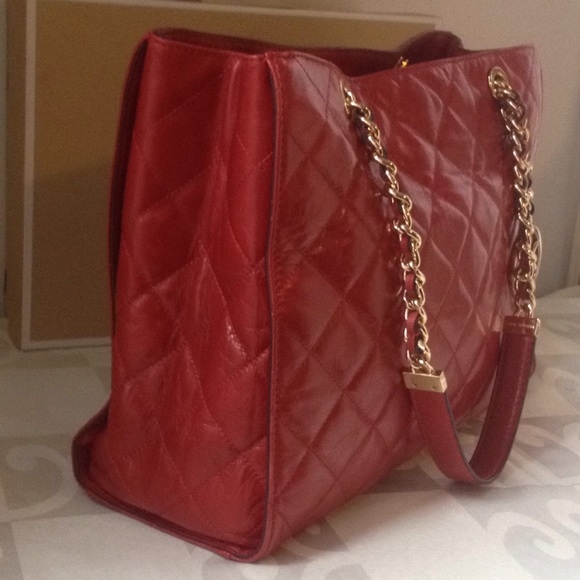 MK SUSSANAH QUILTED RED 👠QUILTED TOTE - Picture 3 of 8